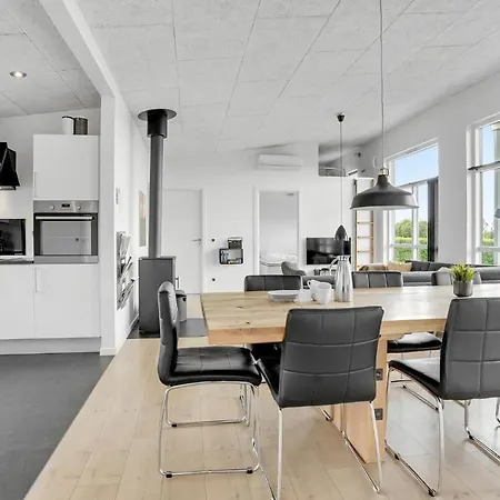 Beautiful Home In Haderslev With Sauna * ハザスレウ